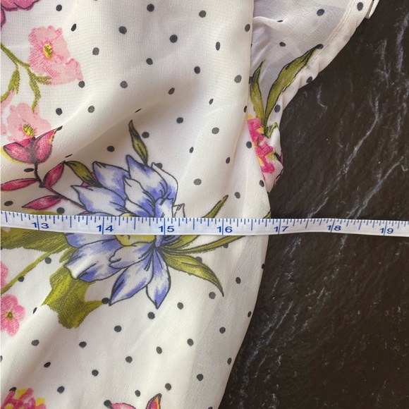 Japna amazing floral top - Picture 4 of 13